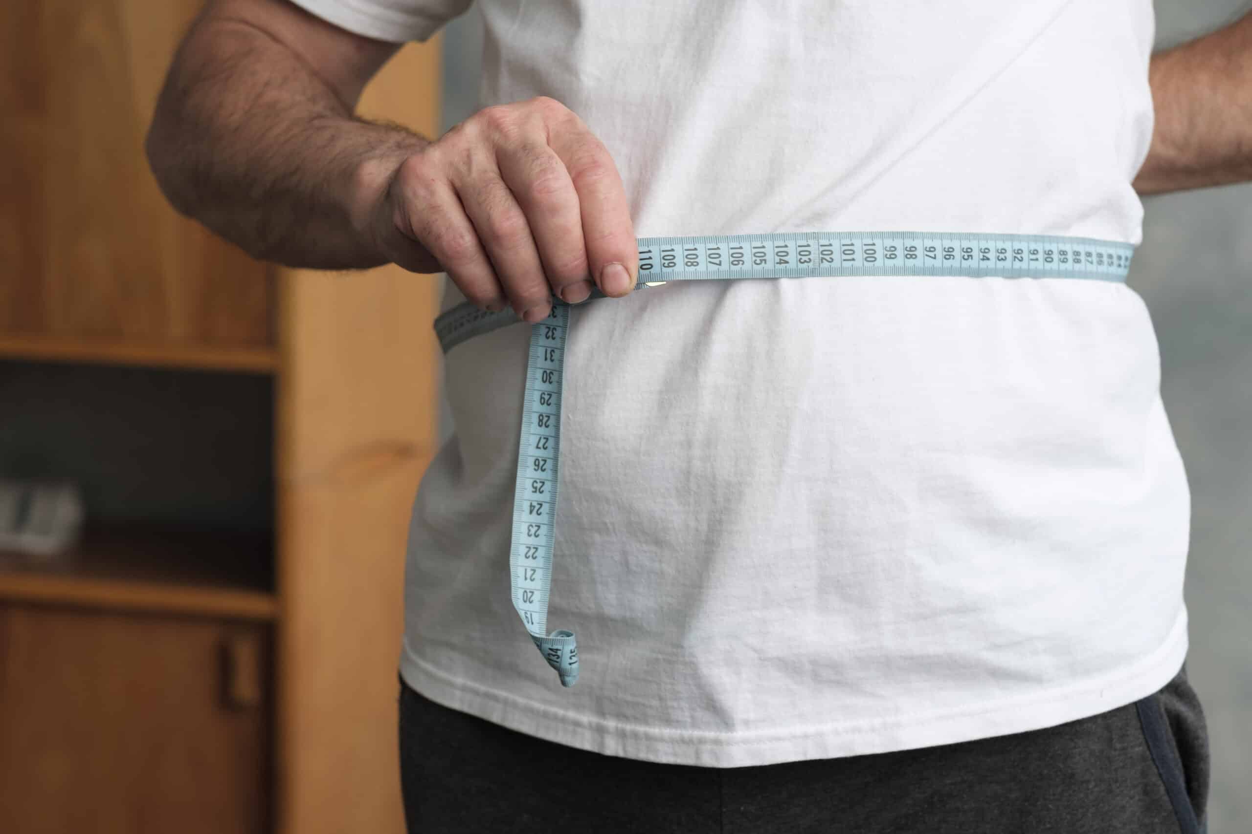 Treino recomendado para eliminar gordura abdominal após os 55 anos